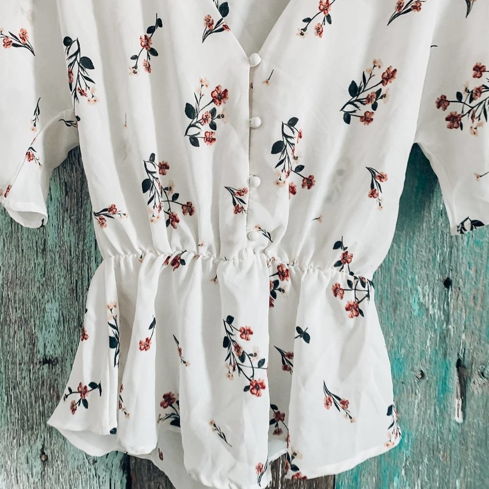 Sienna Sky Floral Button Peplum Blouse White Small - Picture 4 of 5